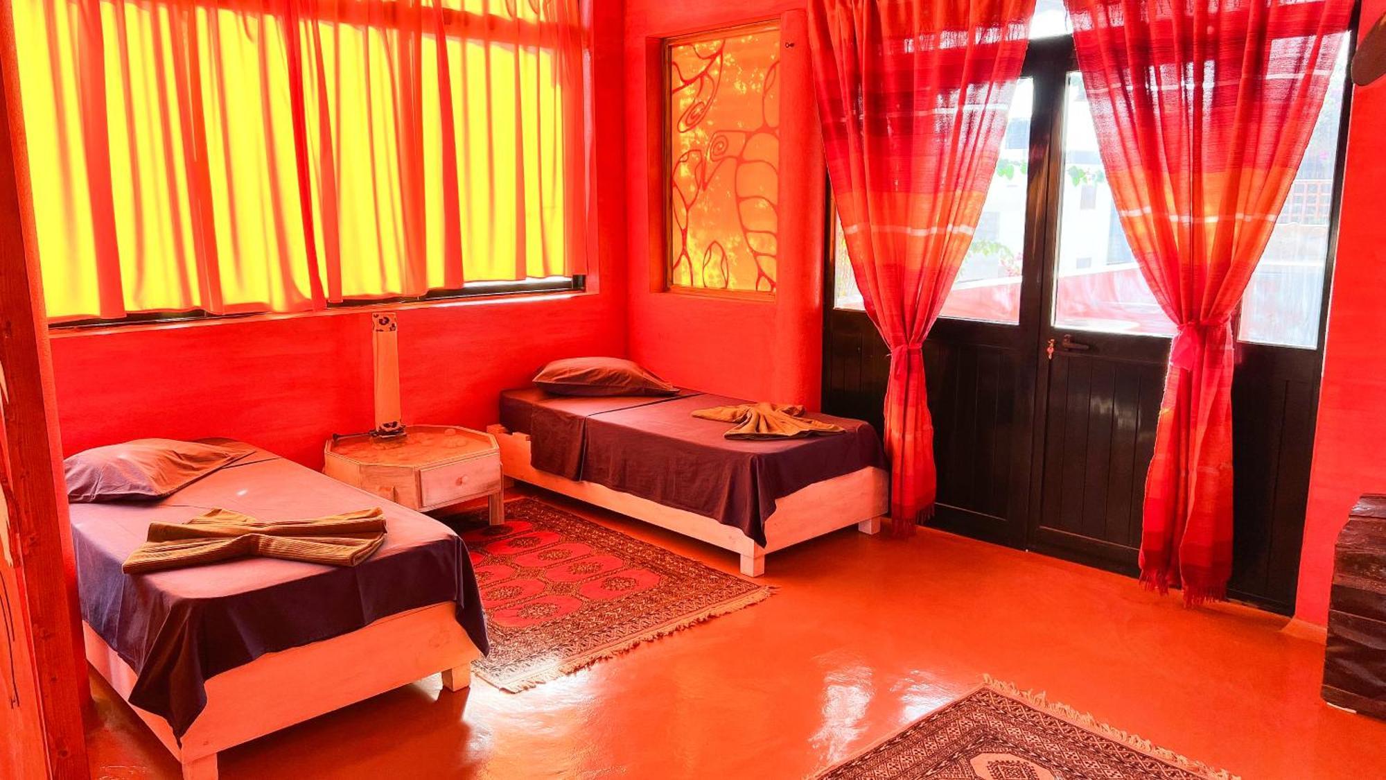 Surfactivity Guest House Santa Maria Bagian luar foto
