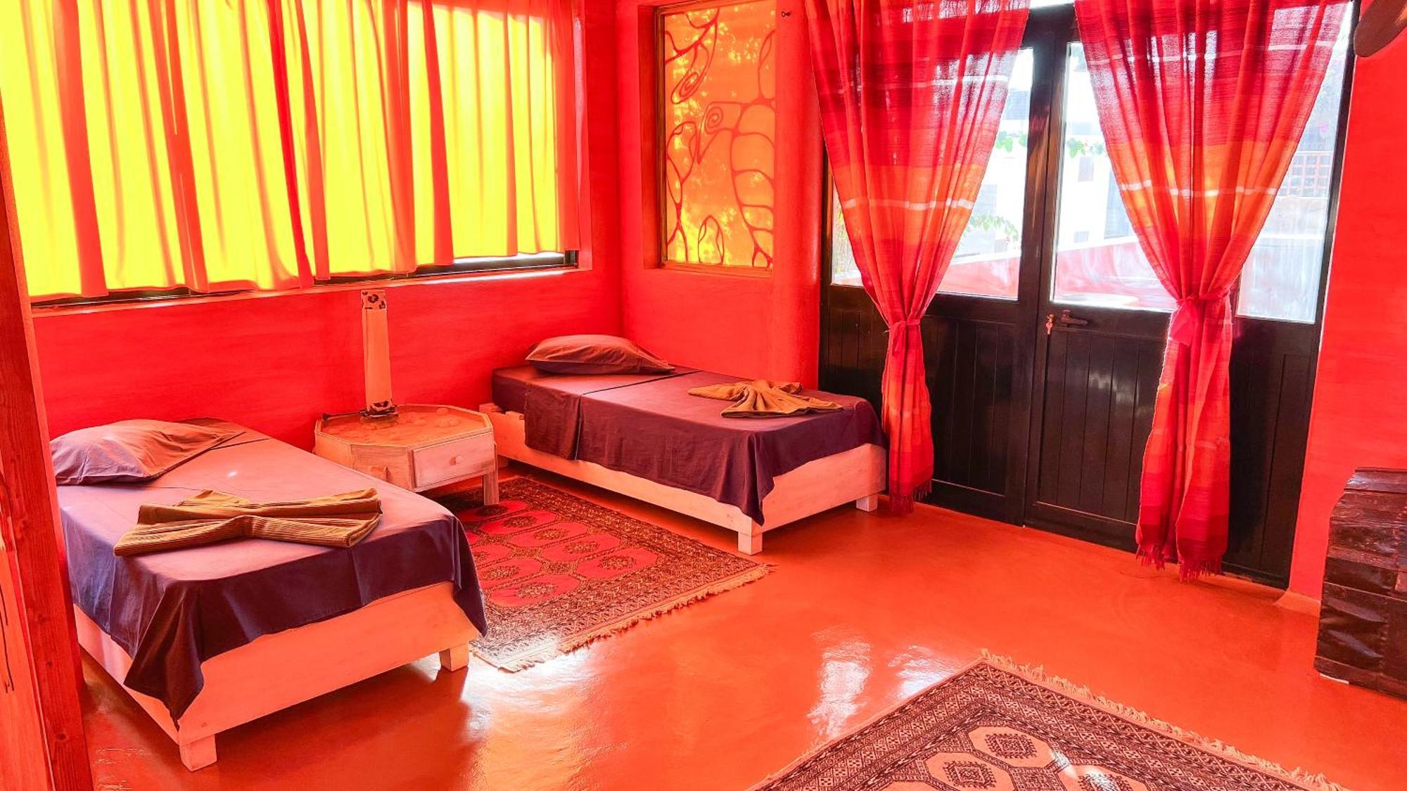 Surfactivity Guest House Santa Maria Bagian luar foto