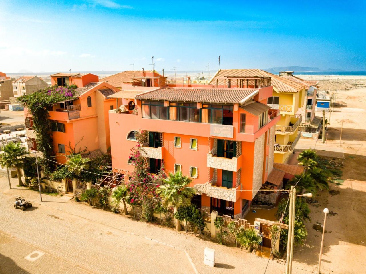 Surfactivity Guest House Santa Maria Bagian luar foto